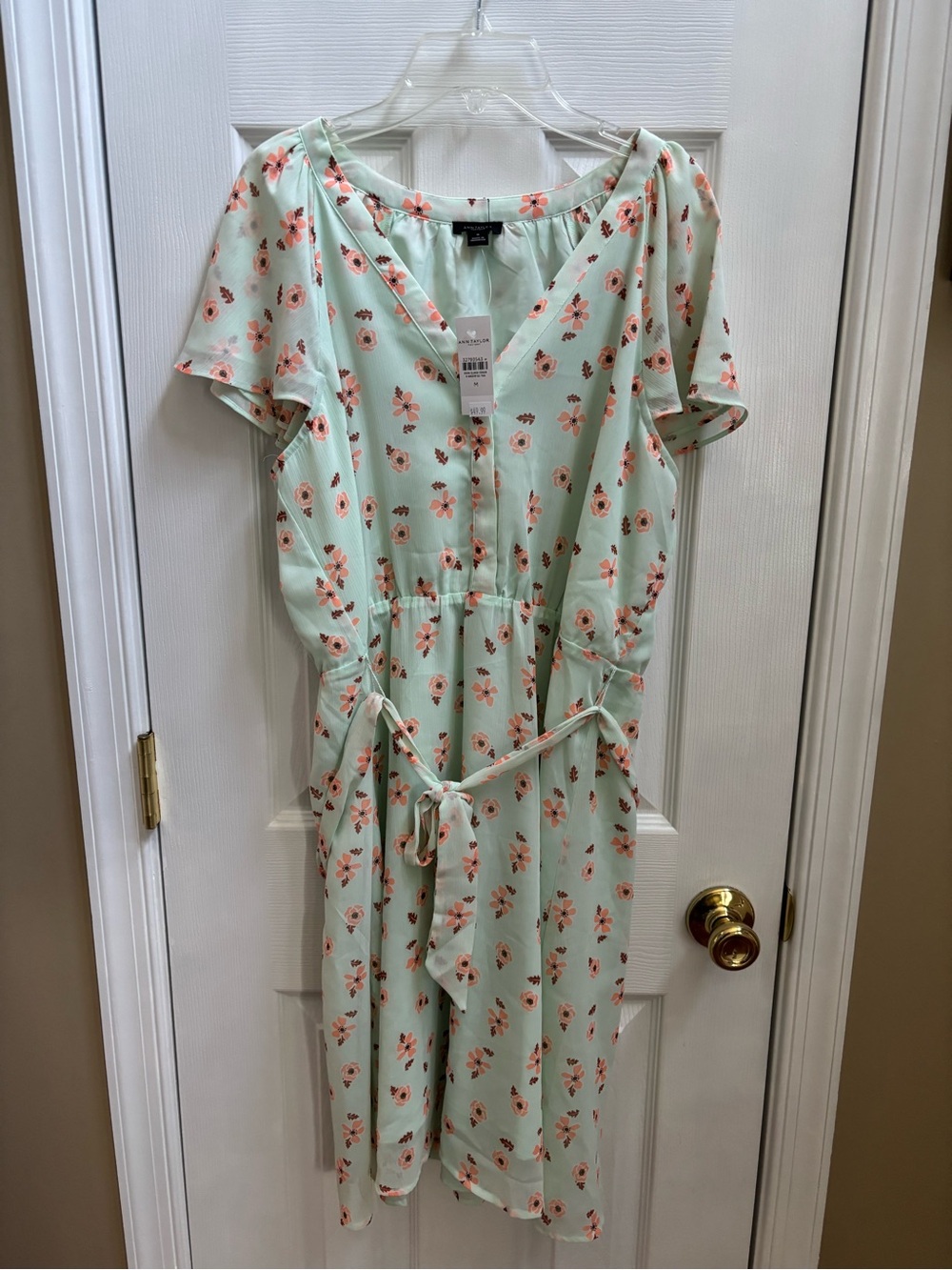 Ann Taylor Floral Tie-Waist Flutter Sleeve Dress in Mint/Peach, Size Med, NWT